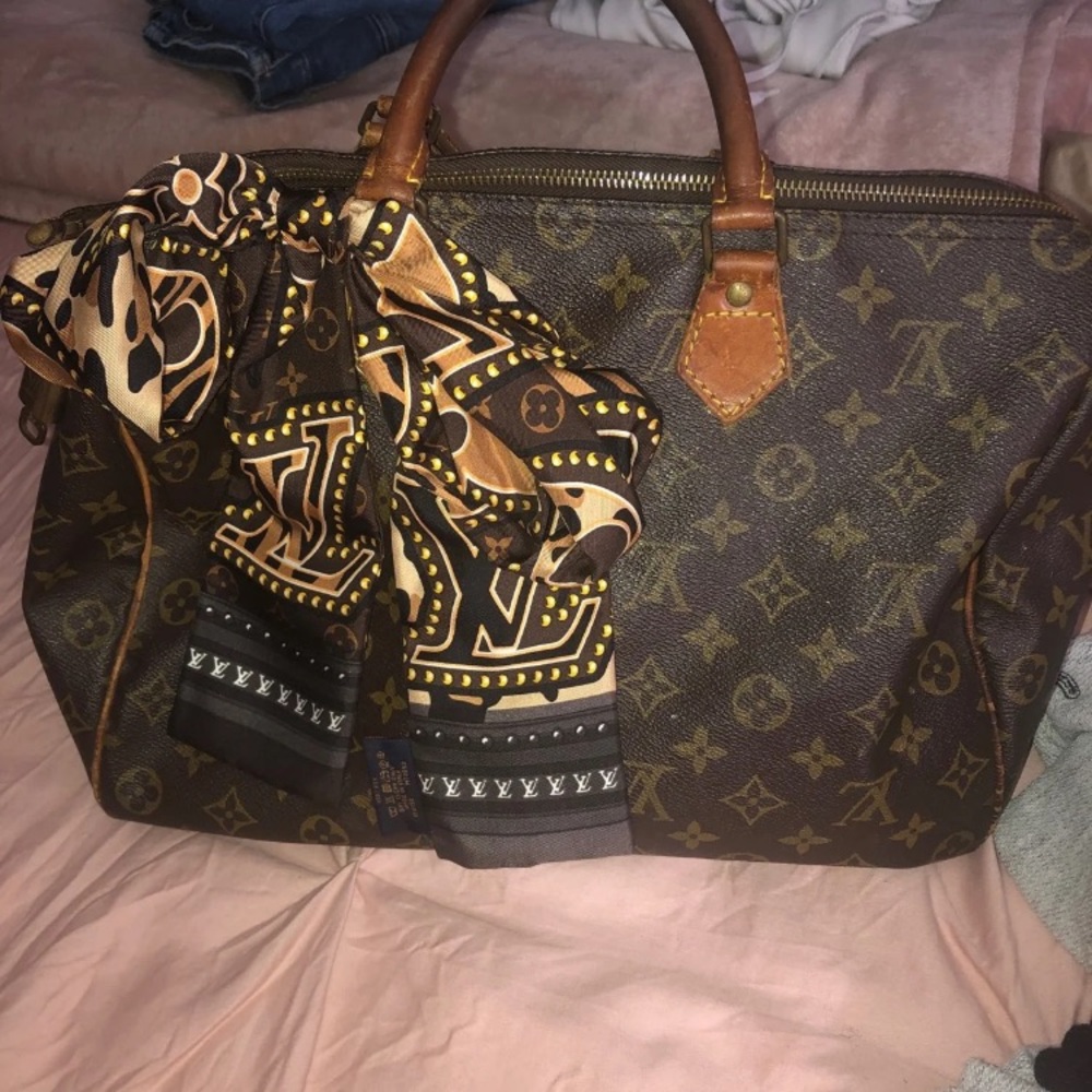 Louis Vuitton speedy